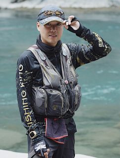 ☀️ 盛夏出征,就穿這件!別讓陽光曬掉熱情,也別讓汗水影響專注。Fishing King 抗UV速乾排汗衫,讓你每一場垂釣都舒適不悶熱。 🔸 採用與國際車衣同步等級機能布料🔸 有效阻擋紫外線、反射紅外線熱源🔸 超強排汗速乾,長時間戶外也不黏膩 🎣 專為炎夏戶外而生的裝備,你準備好了嗎?📦 現正活動中:✔️ 全站滿千免運✔️ 加入官方LINE@ 領$100折扣券 👉🏻 @fishingking 穿對一件衣服,決定你這個夏天的舒適程度! #抗UV機能衣 #戶外釣魚 #防曬穿搭 #釣魚裝備 #速乾排汗衫 #夏日戶外 #FishingKing #戶外機能衣 #防曬神器 #台灣機能服 #露營穿搭 #釣魚人生 #加LINE拿折扣 #滿千免運 #戶外控穿搭 #炎夏好物 #登山釣魚露營 #紫外線out